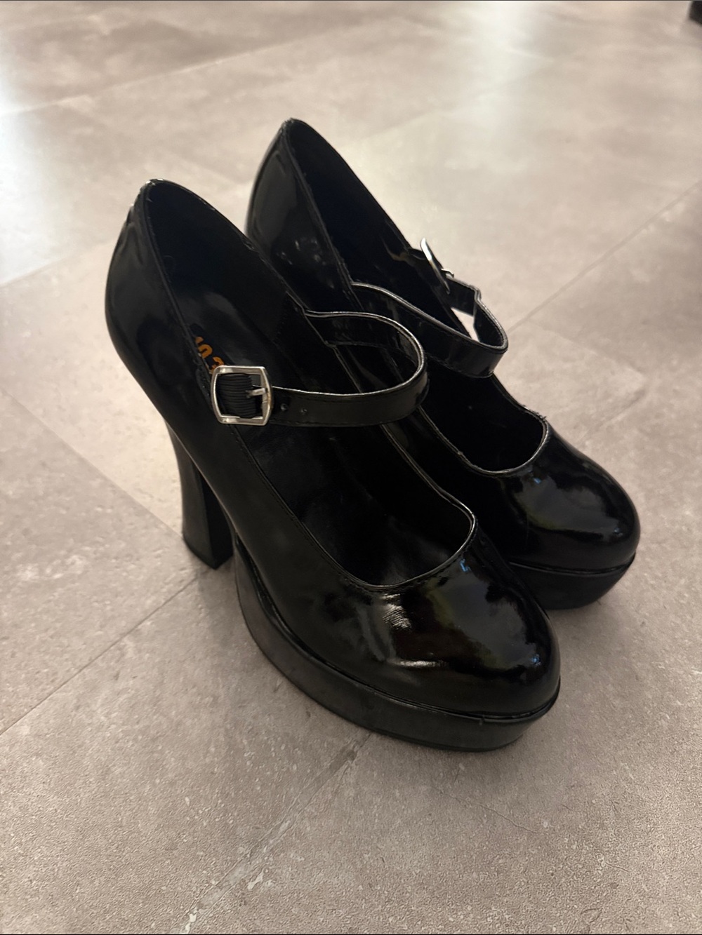 Women’s Halloween Black Patent Mary Jane Platform Heels Size 7